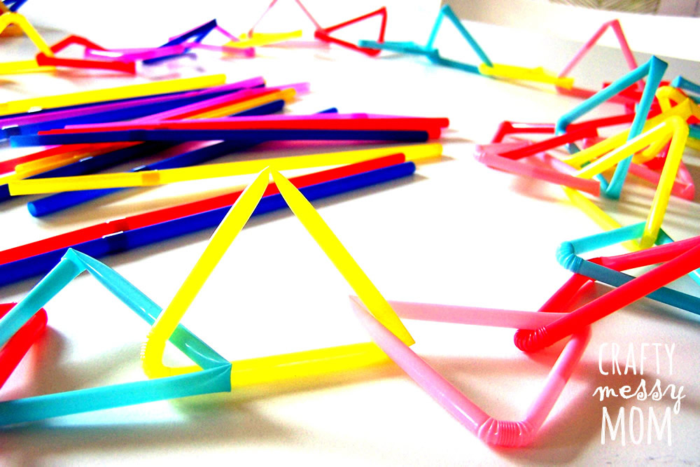 super-easy straw bunting at craftymessymom,com