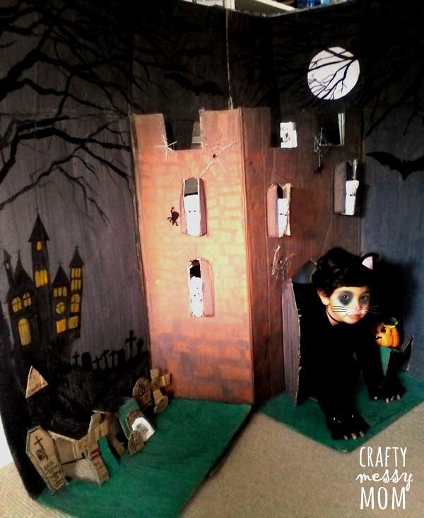 Halloween crafts - giant pop-up castle | craftymessymom