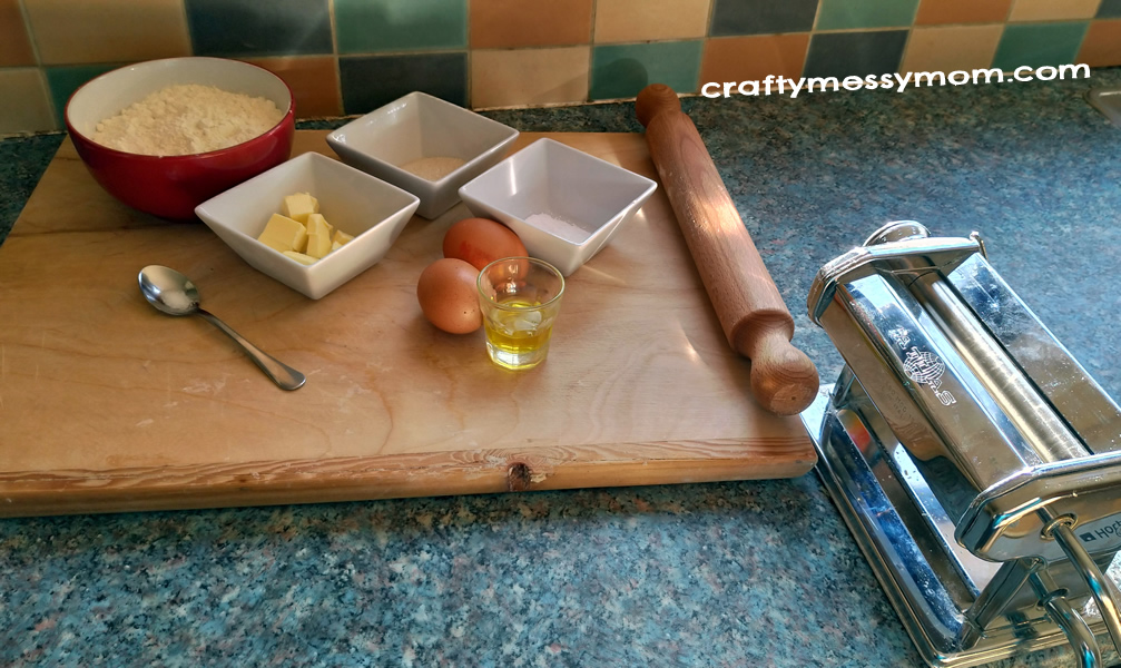 Frappe recipe | ingredients-tools at craftymessymom