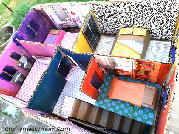 House model at craftymessymom.com