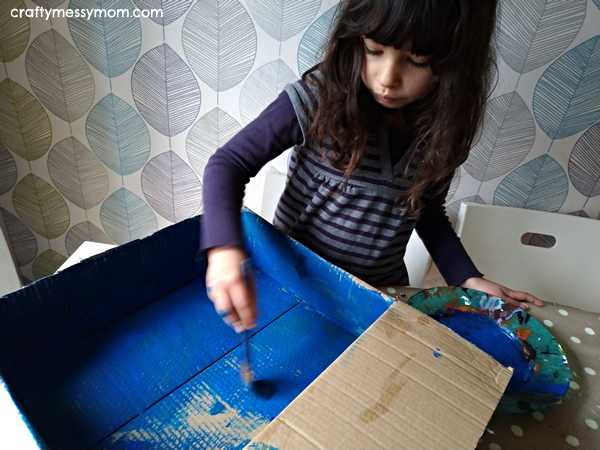 Painting the reef model setting at craftymessymom.com