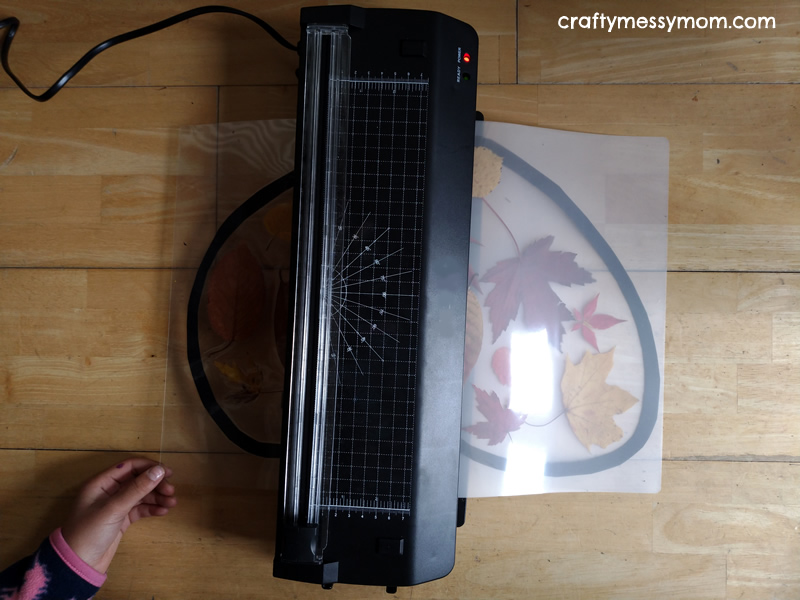 How to make Autumn leaf butterfly wings at craftymessymom.com