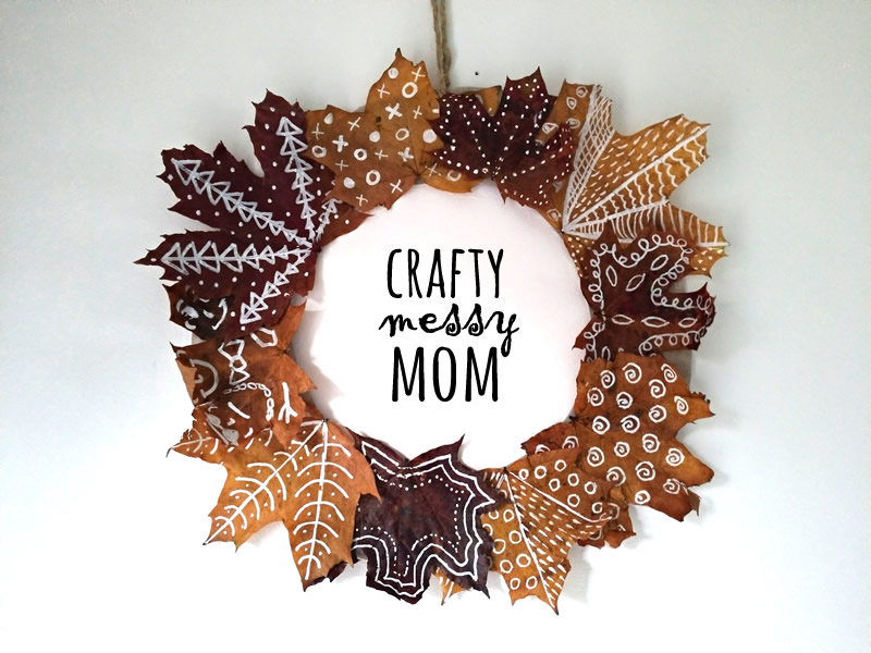 Decorated leafwreath at craftymessymom.com