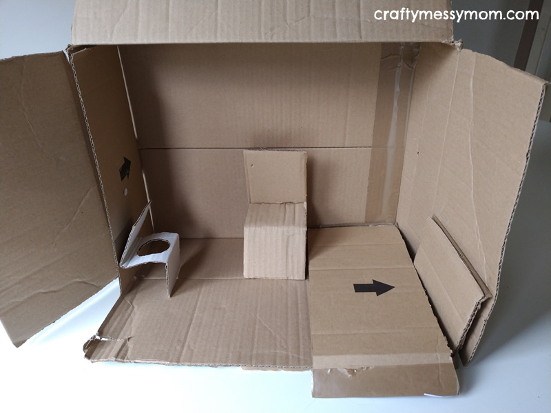 Cardboard convertible studio flat for Barbie - structure at craftymessymom.com